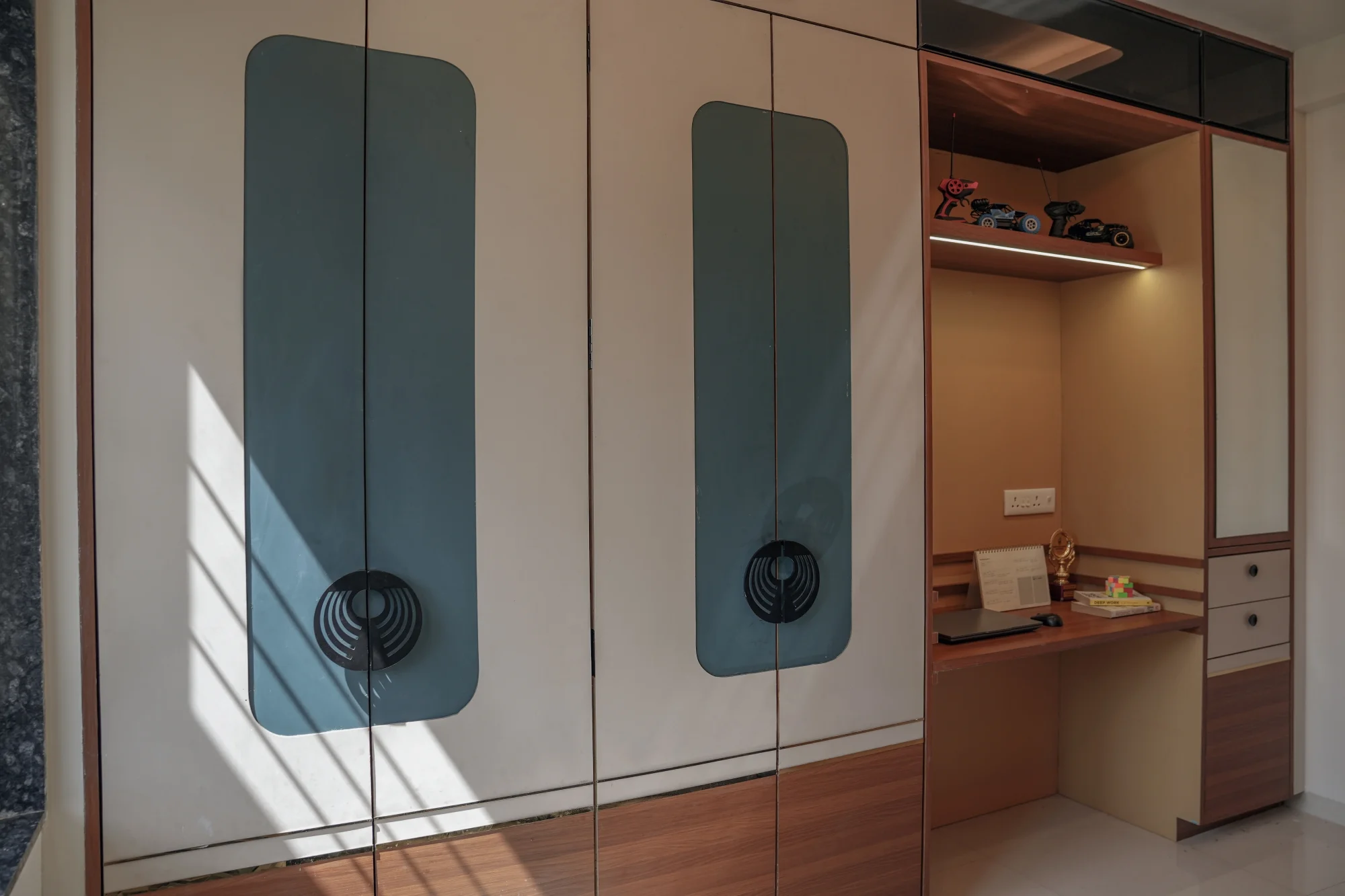 Wardrobe & Study